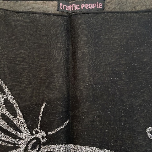 Traffic People Scarf Coverup Cropped Top - Picture 4 of 12